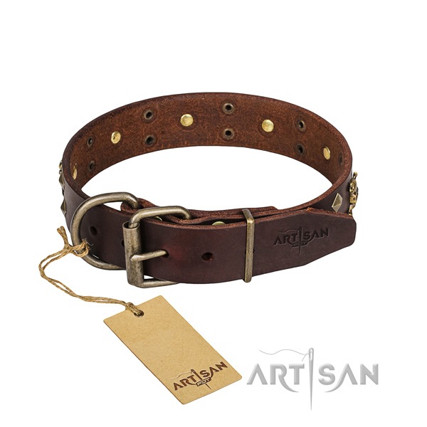 Leather dog collar with rounded edges for pleasant everyday outing